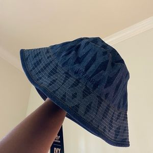 IVY PARK Jean Logo Bucket Hat